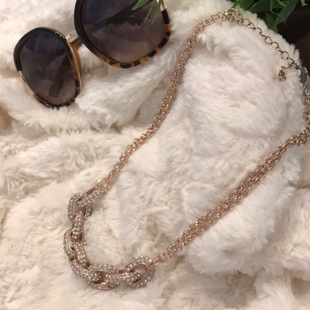 Rose gold chain necklace, worn only once